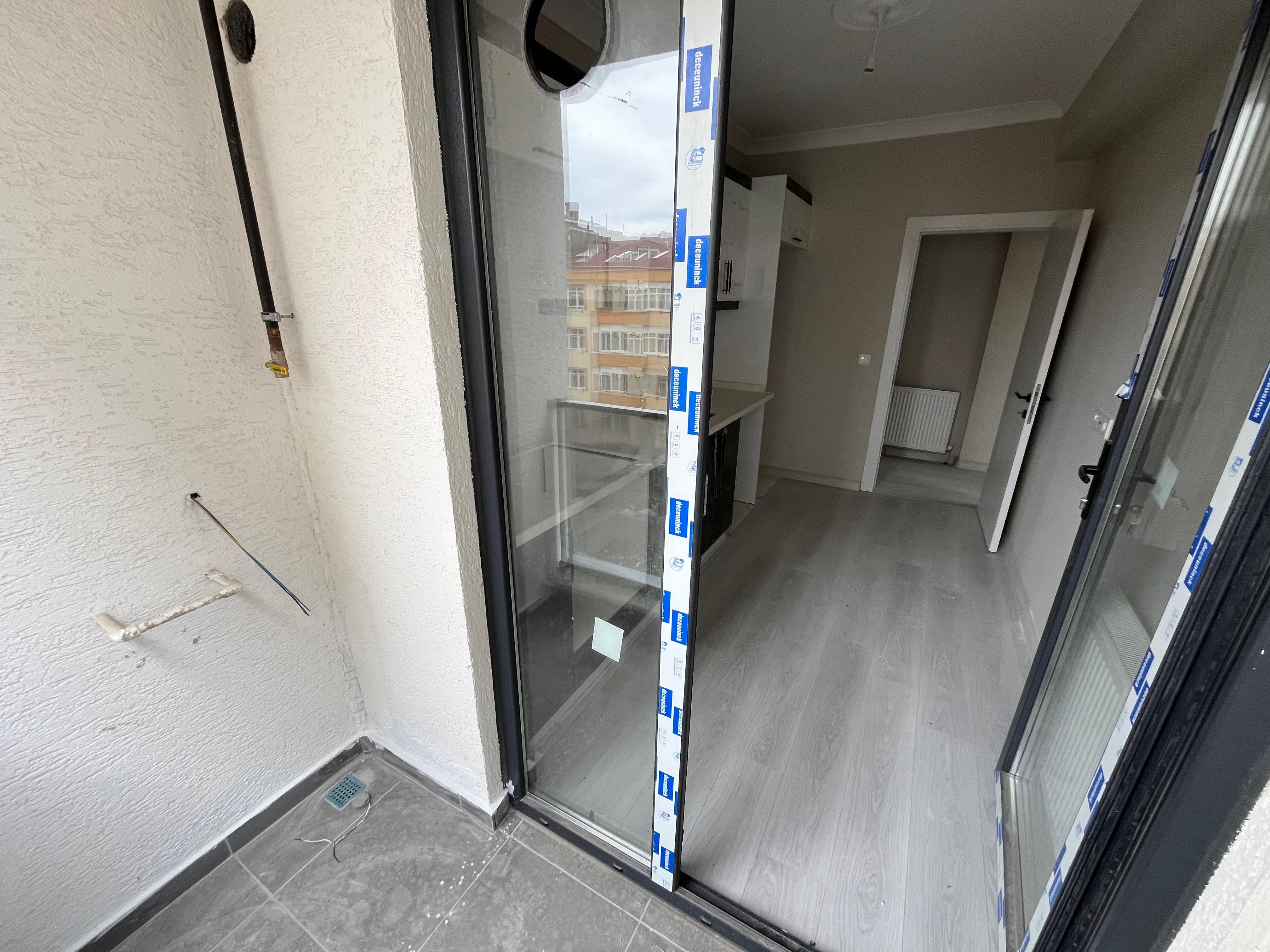 Pendik Çamçeşme'de Satılık 2+1 Kapalı Otoparklı Daire